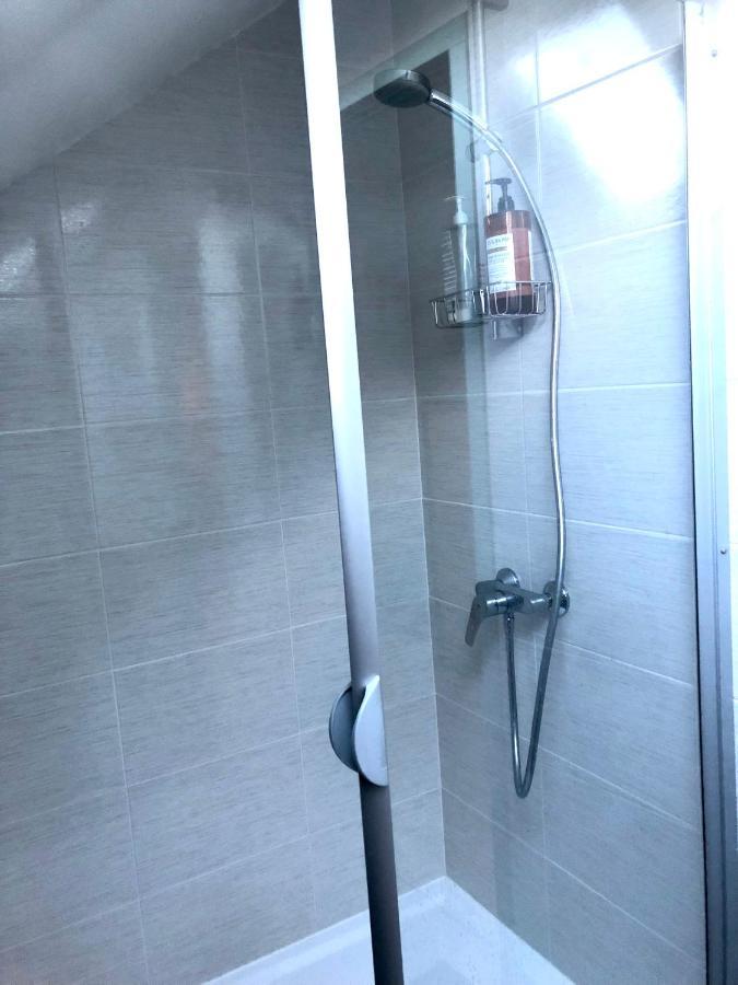 Chambre Double Avec Salle De Bain Privative Auxerre Luaran gambar